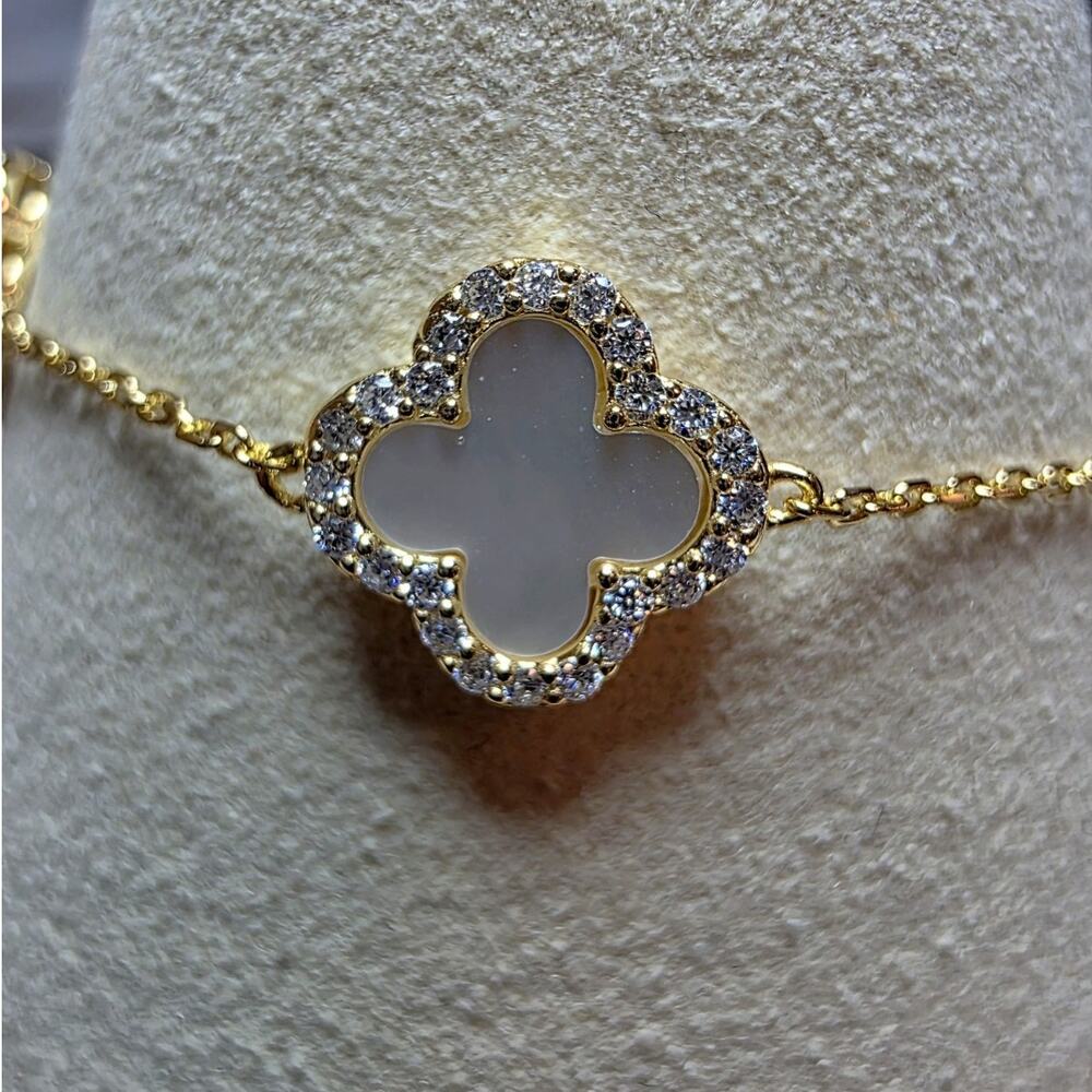Mother of Pearl & 0.44ctw Moissanite Clover Bracelet | Gold over Silver (7-8")